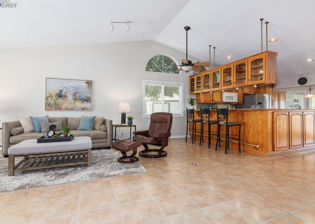 1072 Willow Lake Road