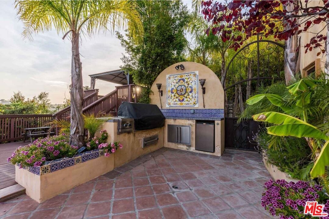 Celestia Crest, Venus Dr, 90046