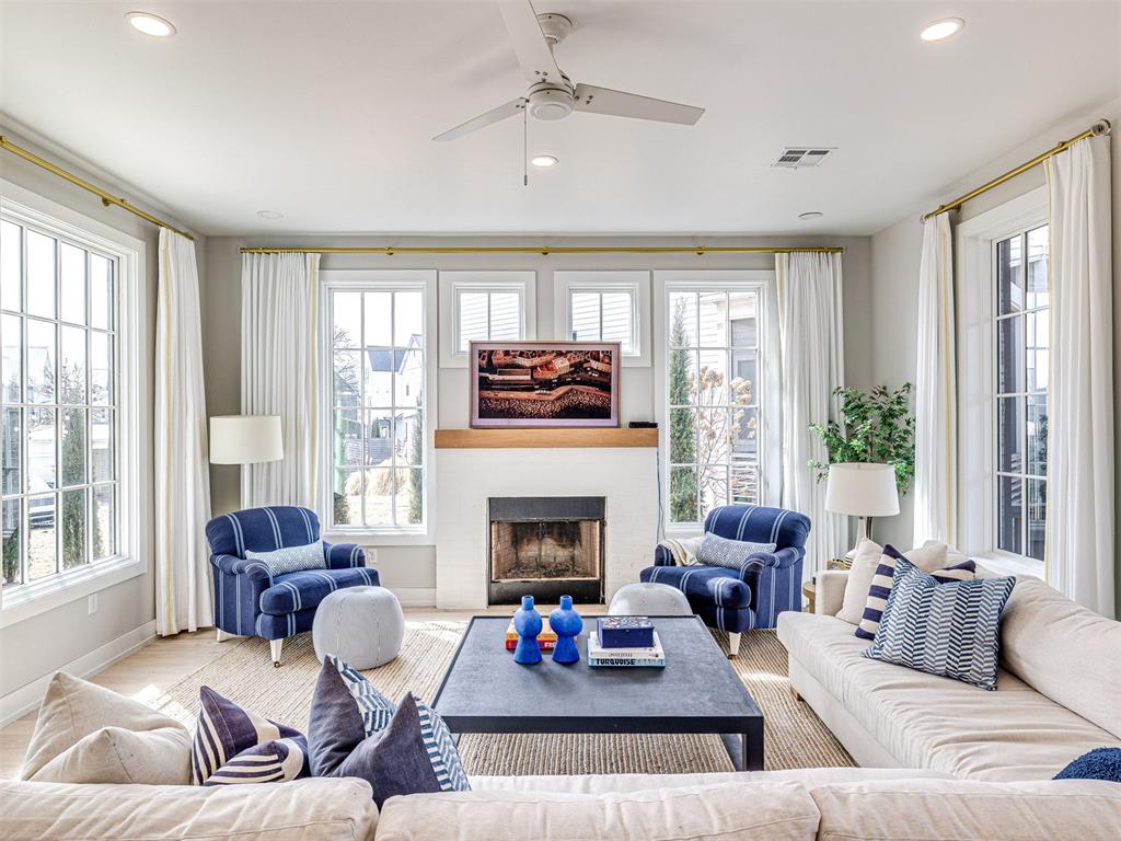 The Agency Oklahoma Listing of the Week: The Pella House at Carlton Landing - Wyatt Poindexter - The Agency Oklahoma