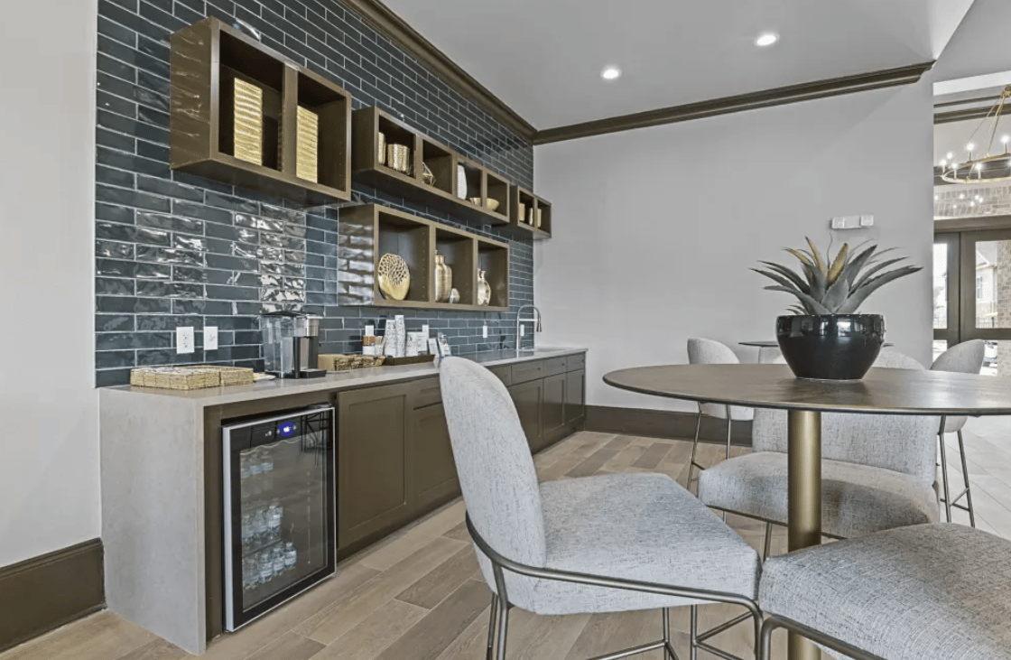 Limited Time Only- Up to 8 Weeks Free Rent!