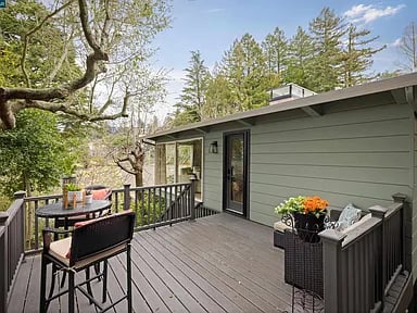 256 Fairlawn Dr