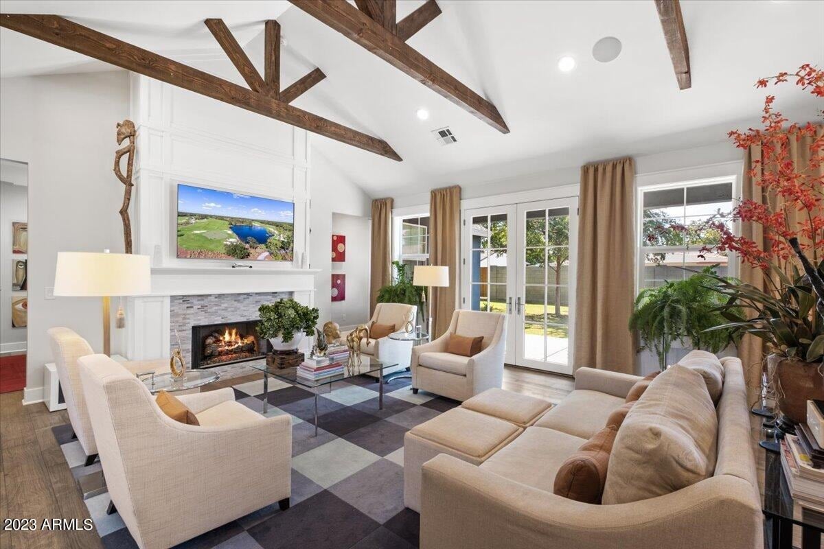 4101 E Indianola Ave