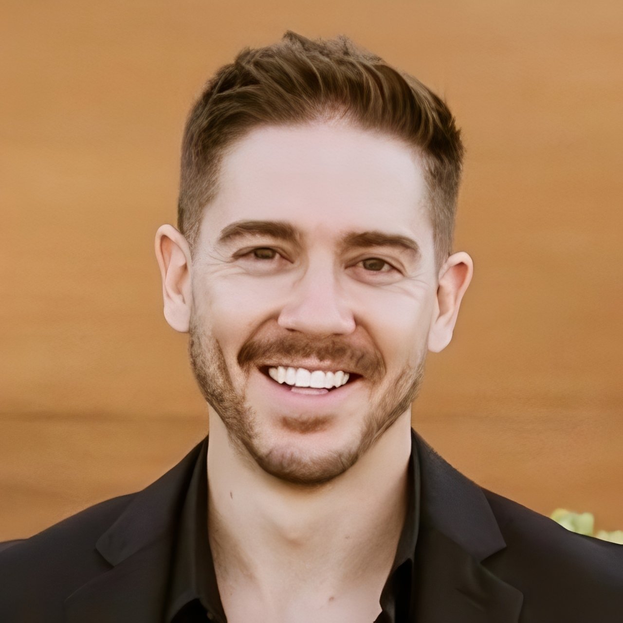 Konstantine Petrakis Long Beach, CA Real Estate Agent Headshot