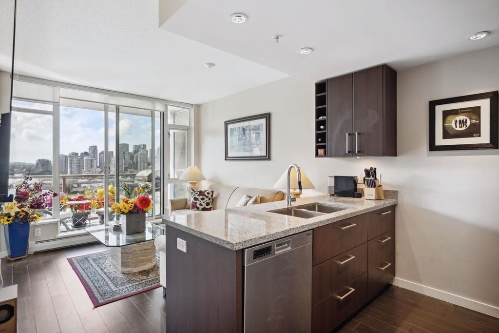 1708 Columbia St, #1407