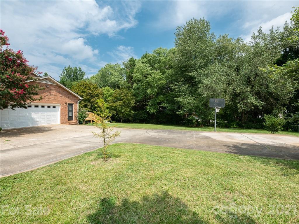 806 Chadbourne Ave