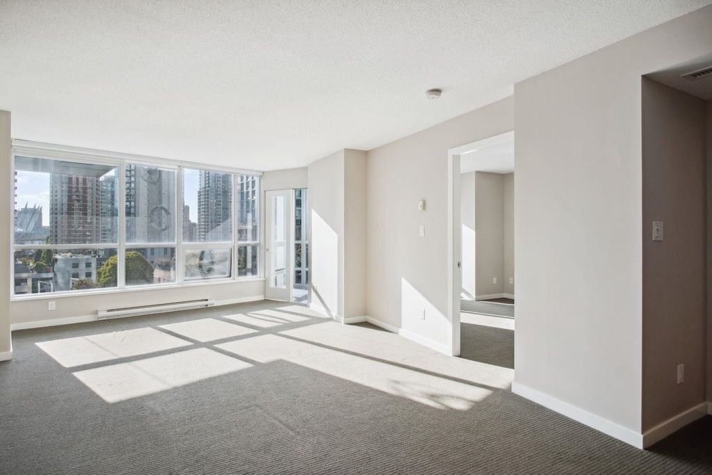 833 Seymour St, #607