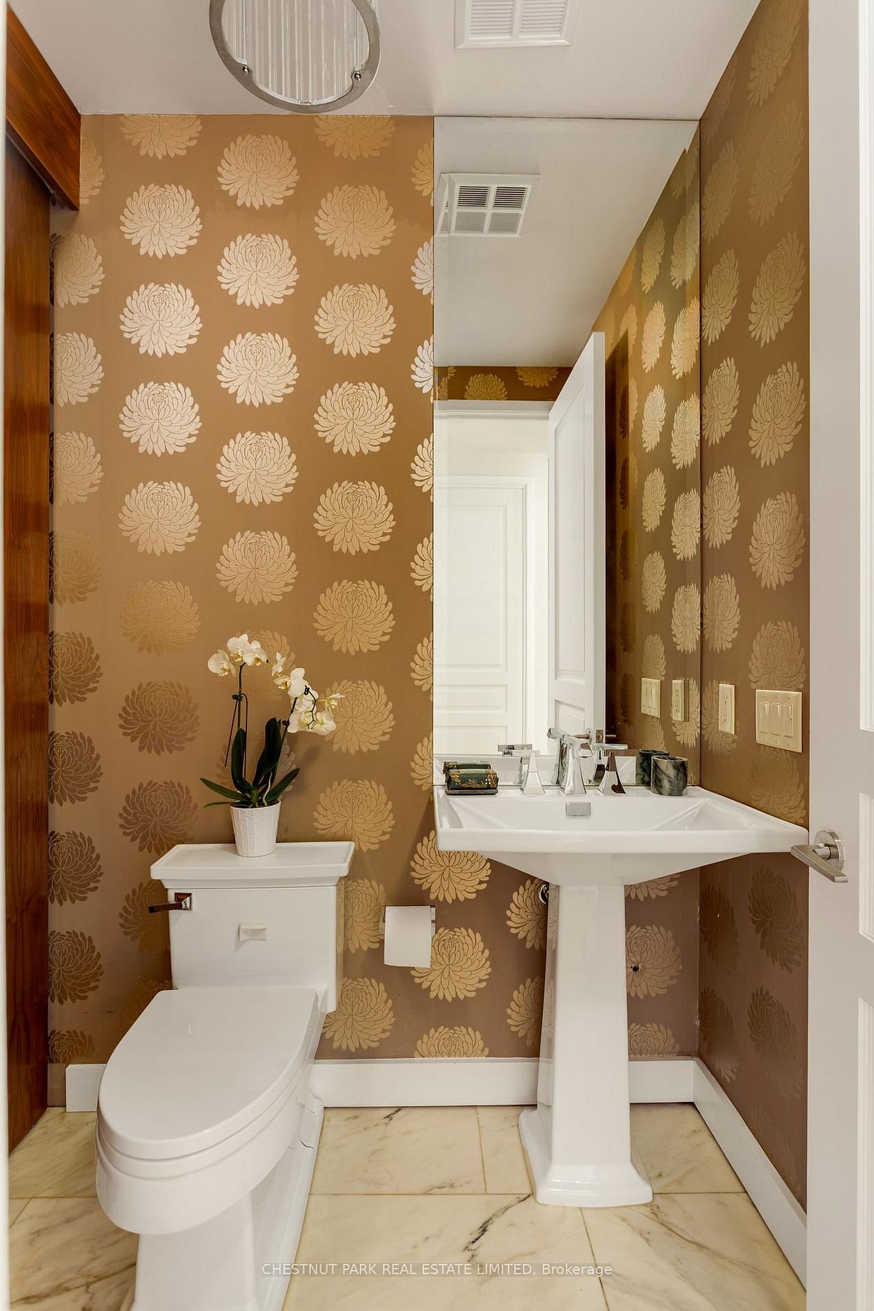 ABOVE THE CITY PENTHOUSE 