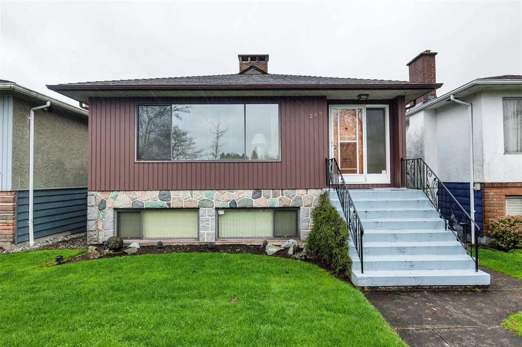 268 E 53rd Ave