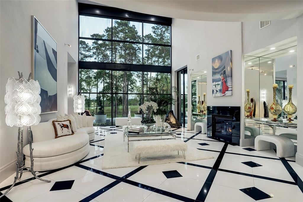 47 Grand Regency Cir