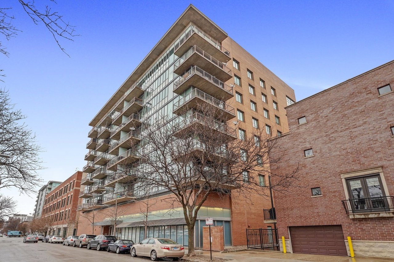 321 S Sangamon ST 804