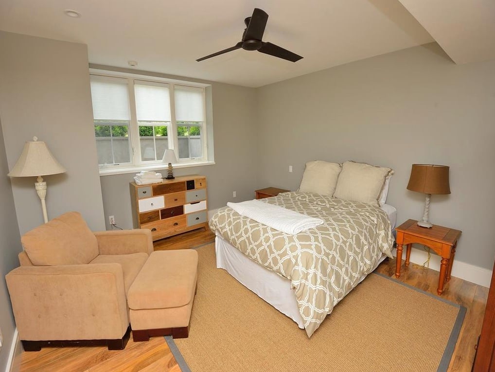 39 Naushon Rd