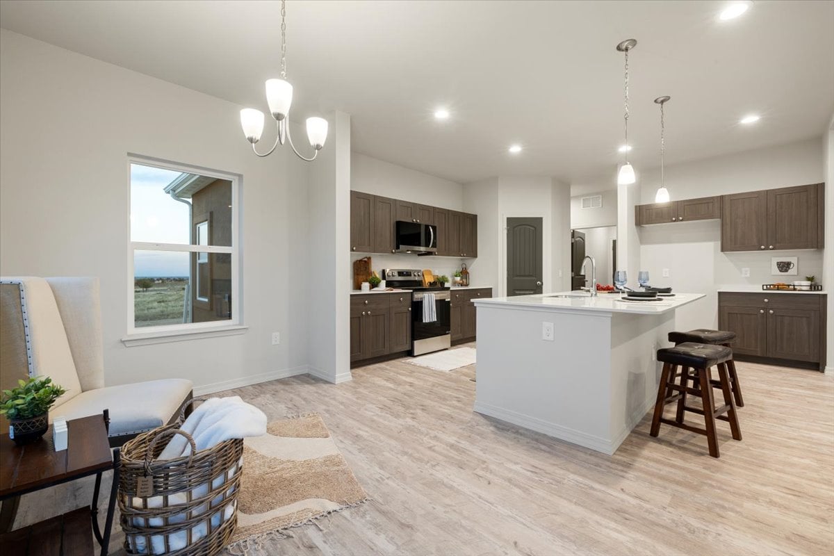 1112 E Painted Hills LN | Competition Mid December