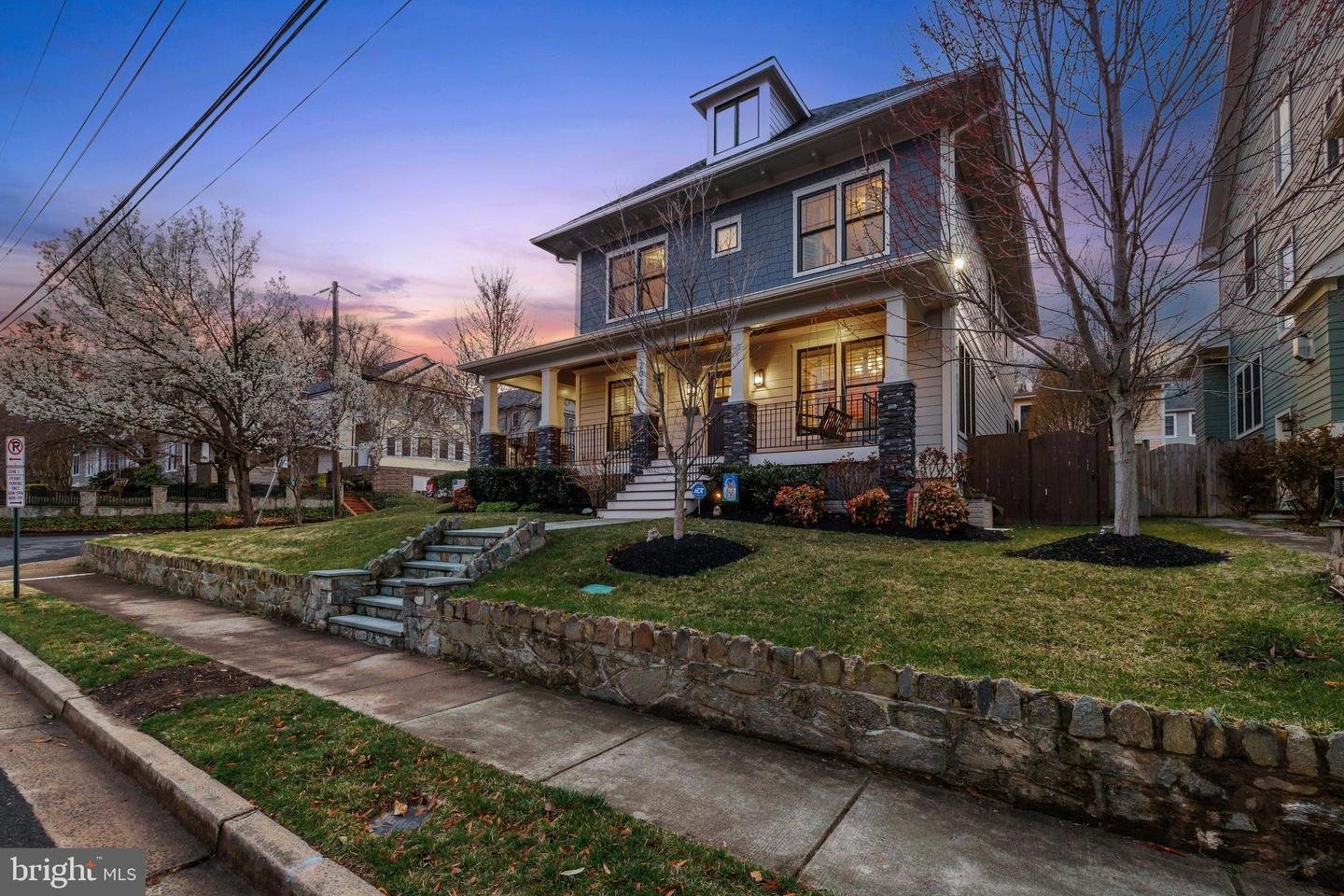 Stunner in Addison Heights! (National Landing)
