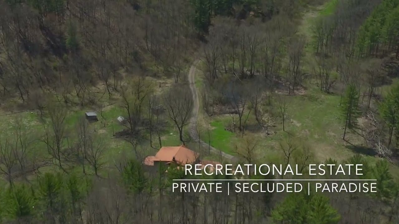 125± Acre Driftless Bluff Sanctuary | Priv