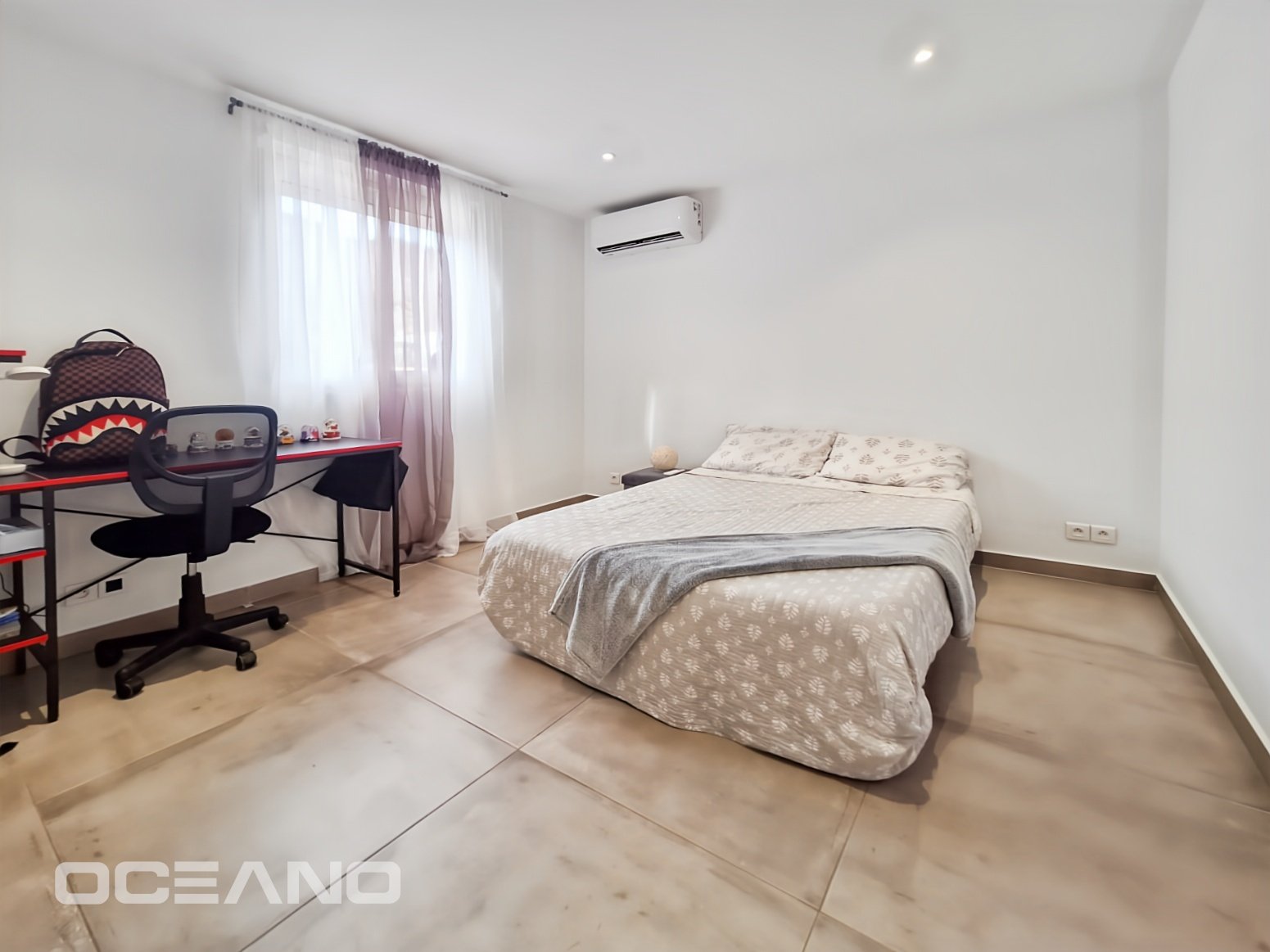 4-bedroom house with garden 