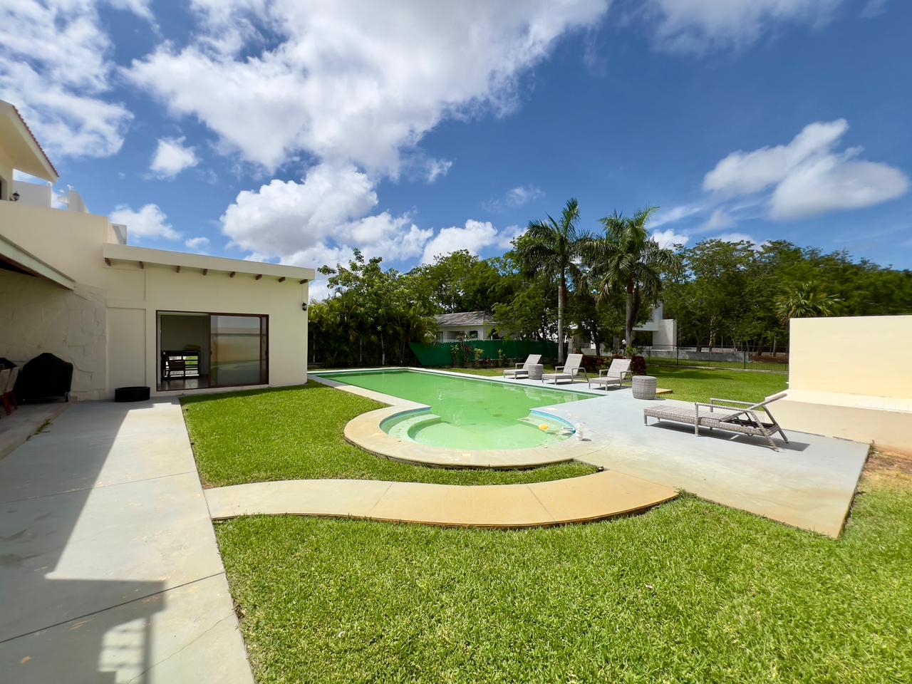 LUXURY HOUSE for SALE, in gated community, Cancun Centro