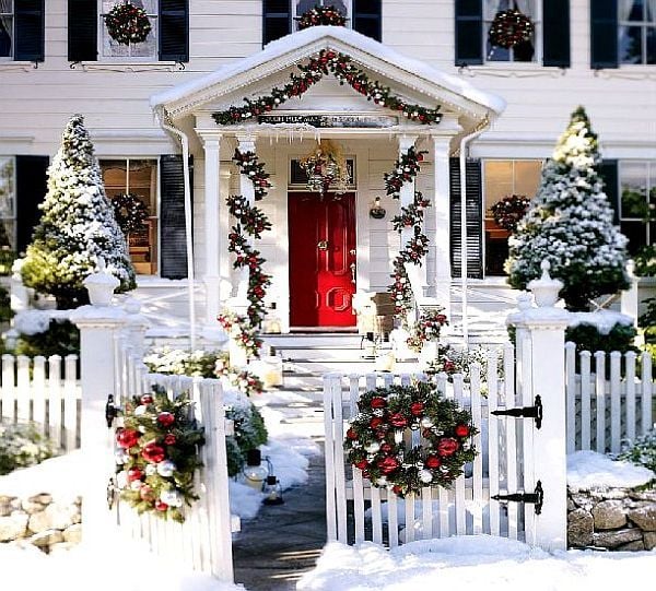 Easy Ways to Spruce Up Your Holiday Home Decor To Help Sell Your Home