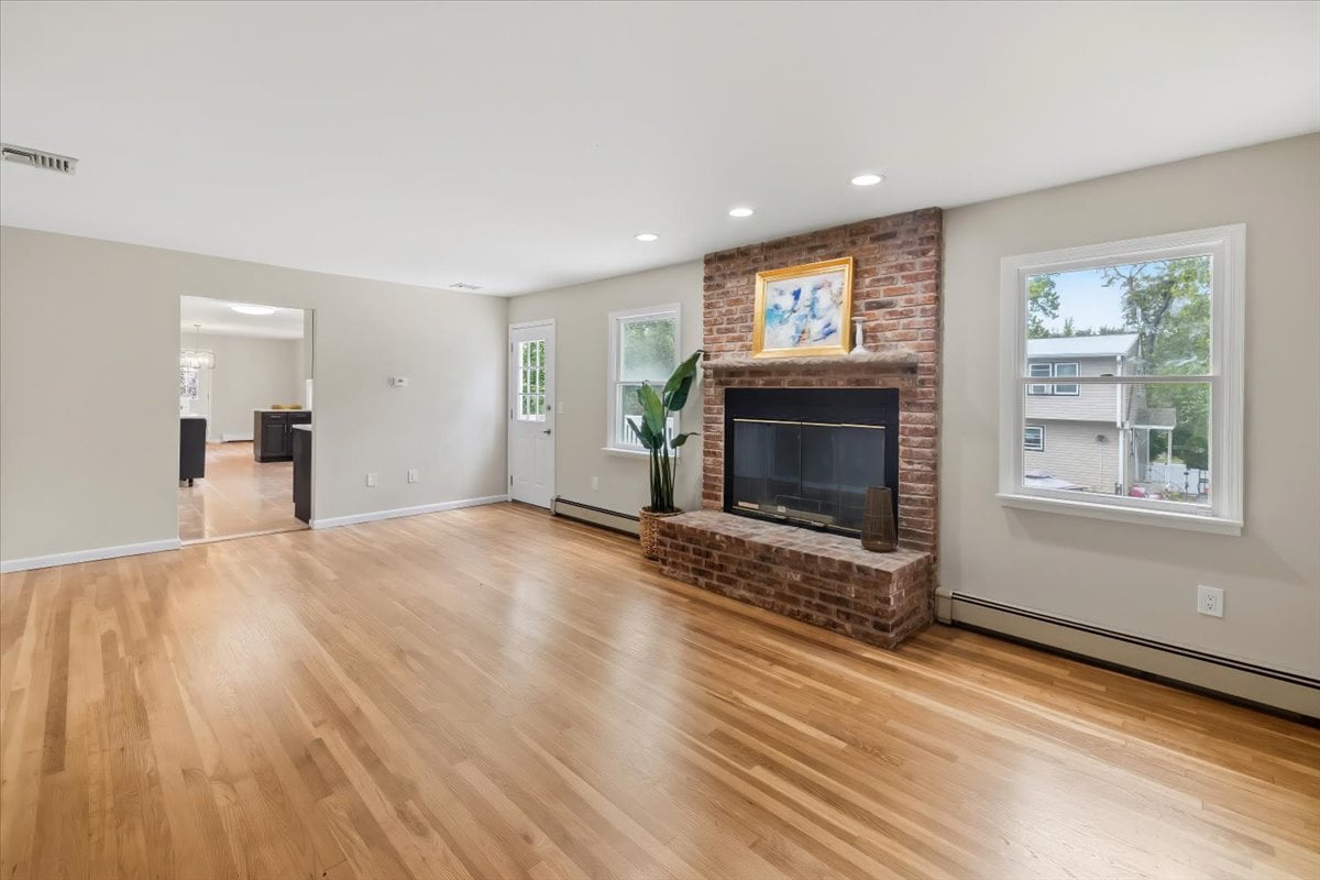 156 River Rd
