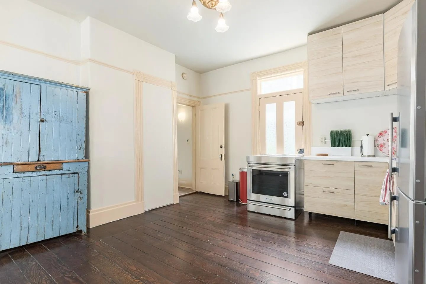 201 Maple St