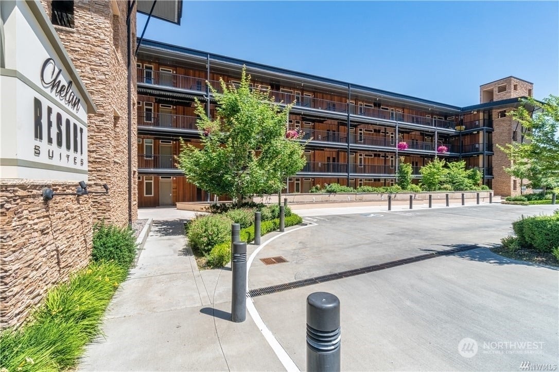 2220 W Woodin Ave #212