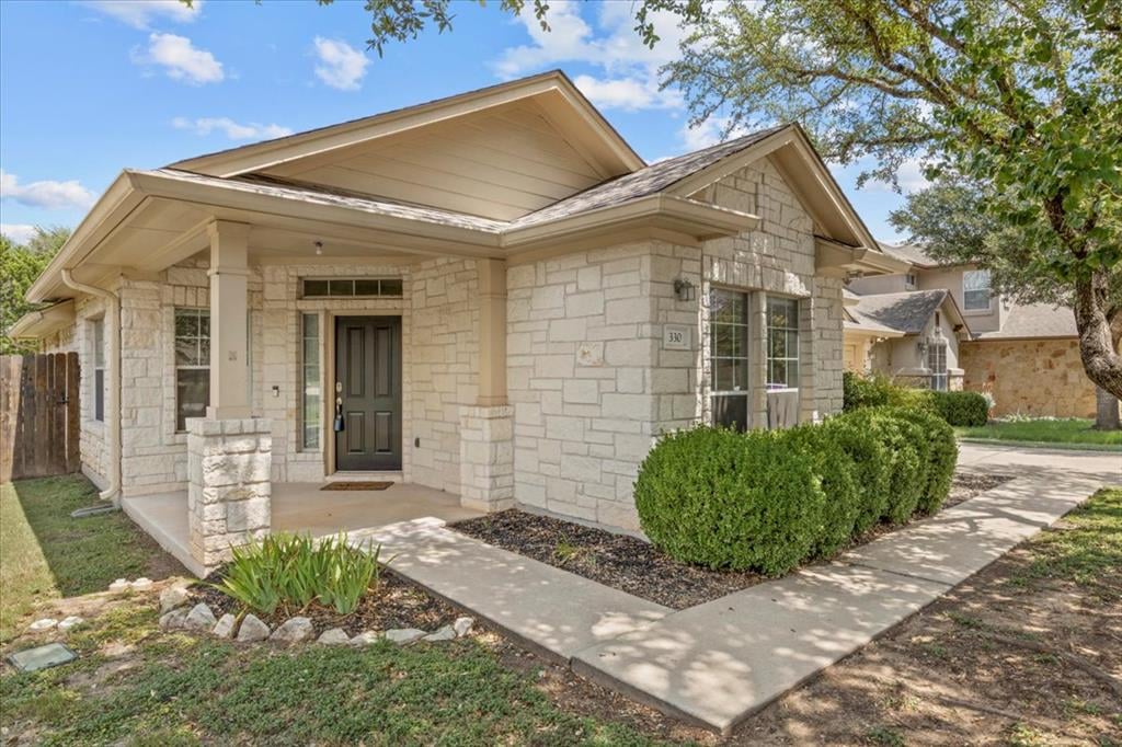 330 Canterbury Dr