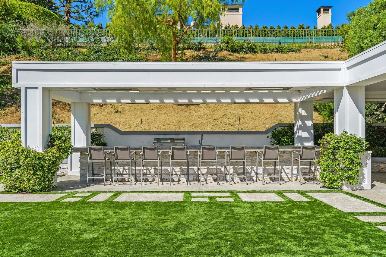 Luxury Estate in Big Canyon