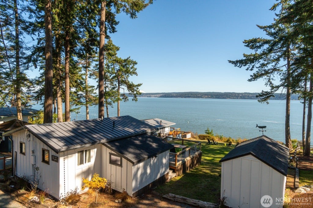 781 Roberts Bluff Road