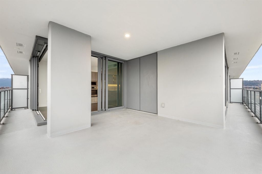 4720 Lougheed Hwy, #2411
