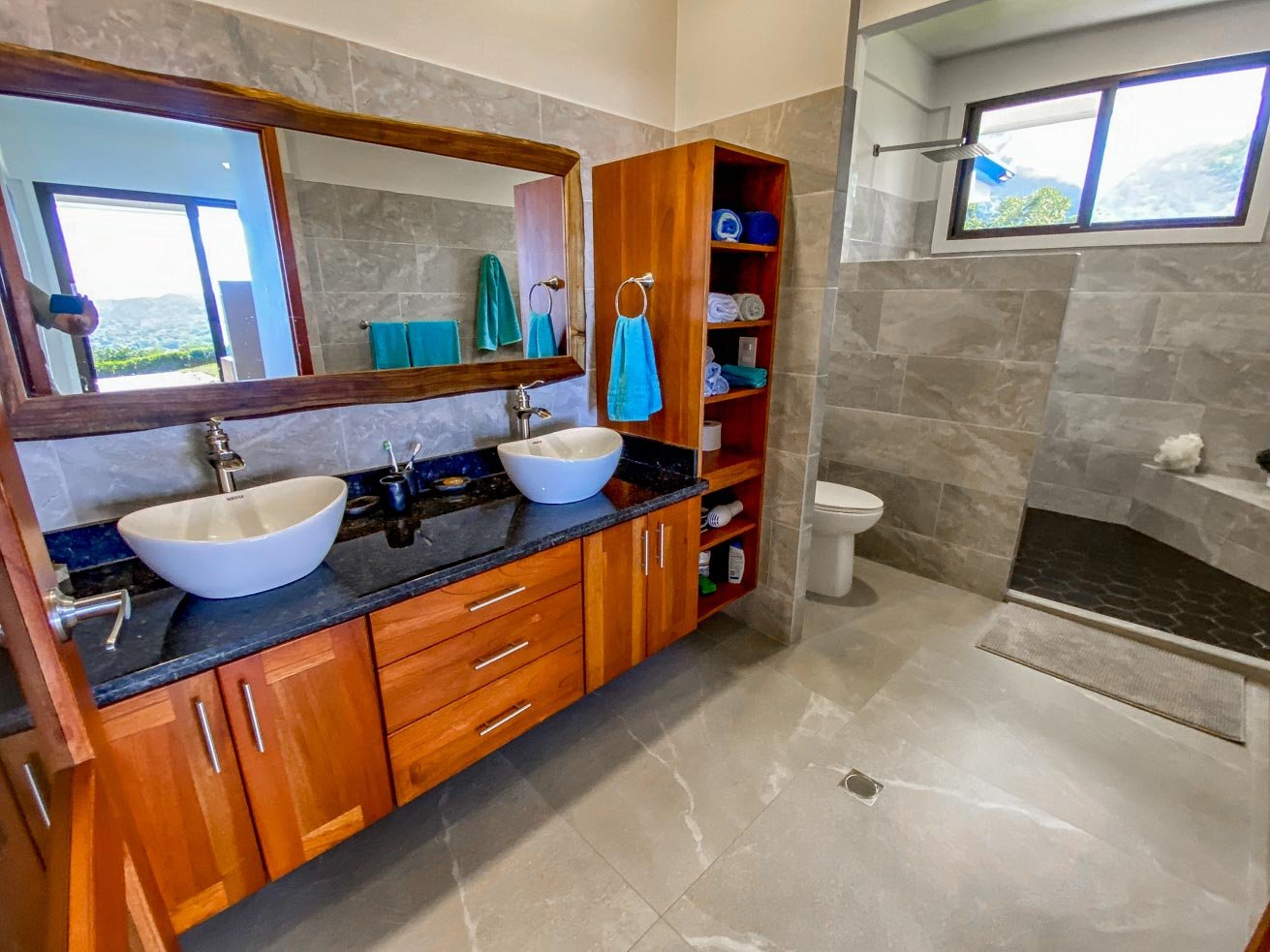 Private 2-Bed Hacienda with Ocean & Mountain Views, Pool & Development Potential in Ojochal