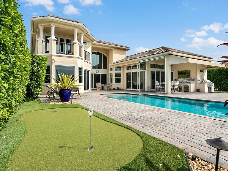 150 Carmela Ct