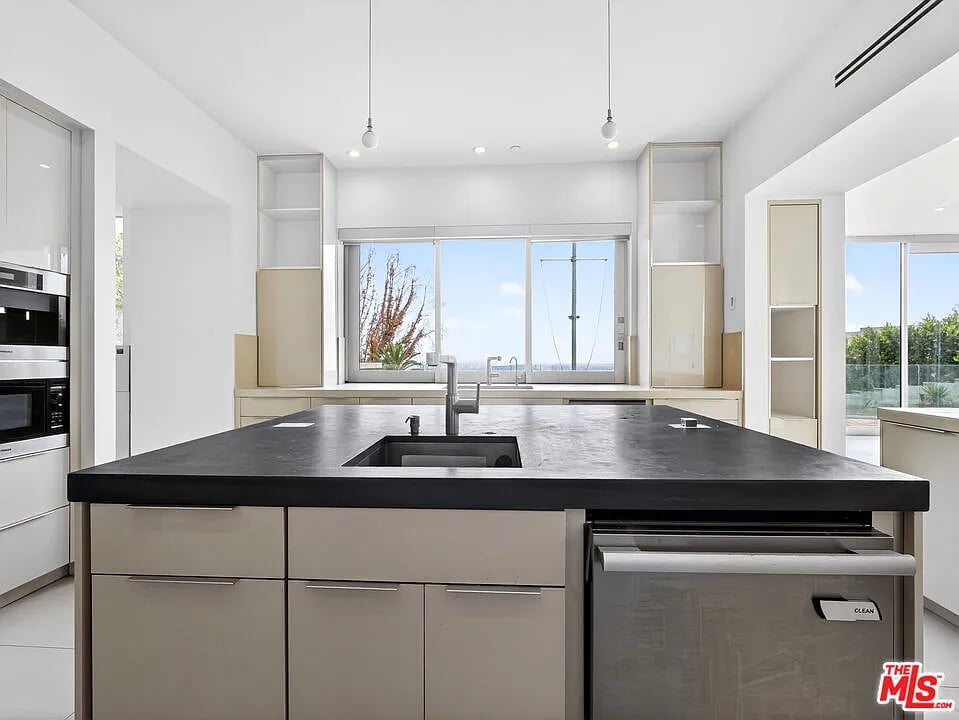 770 Paseo Miramar