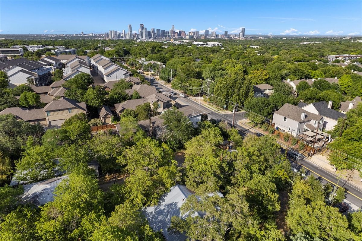 2610 Del Curto Road 2