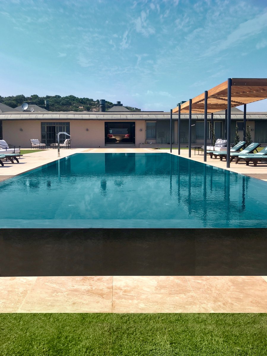 Breathtaking Beachfront Vacation Villa