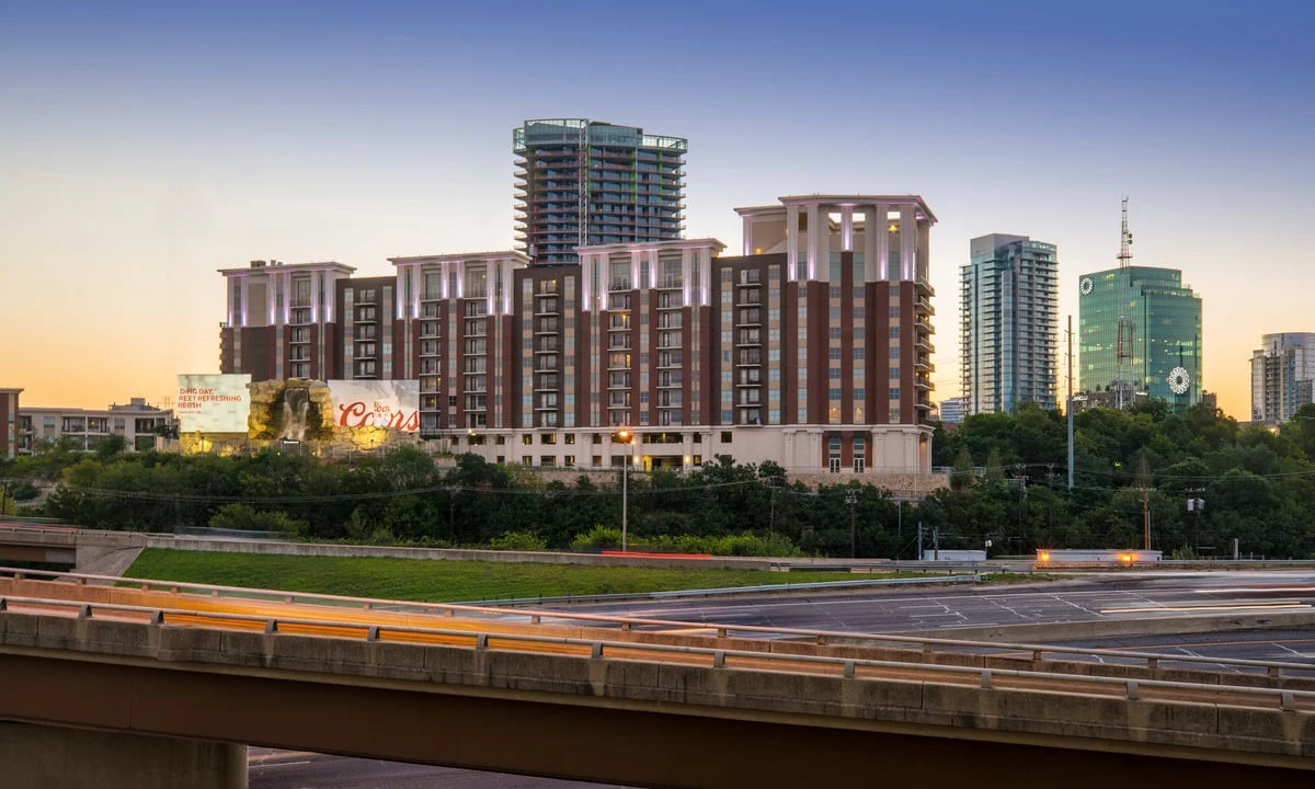 The Arcadian in Victory Park