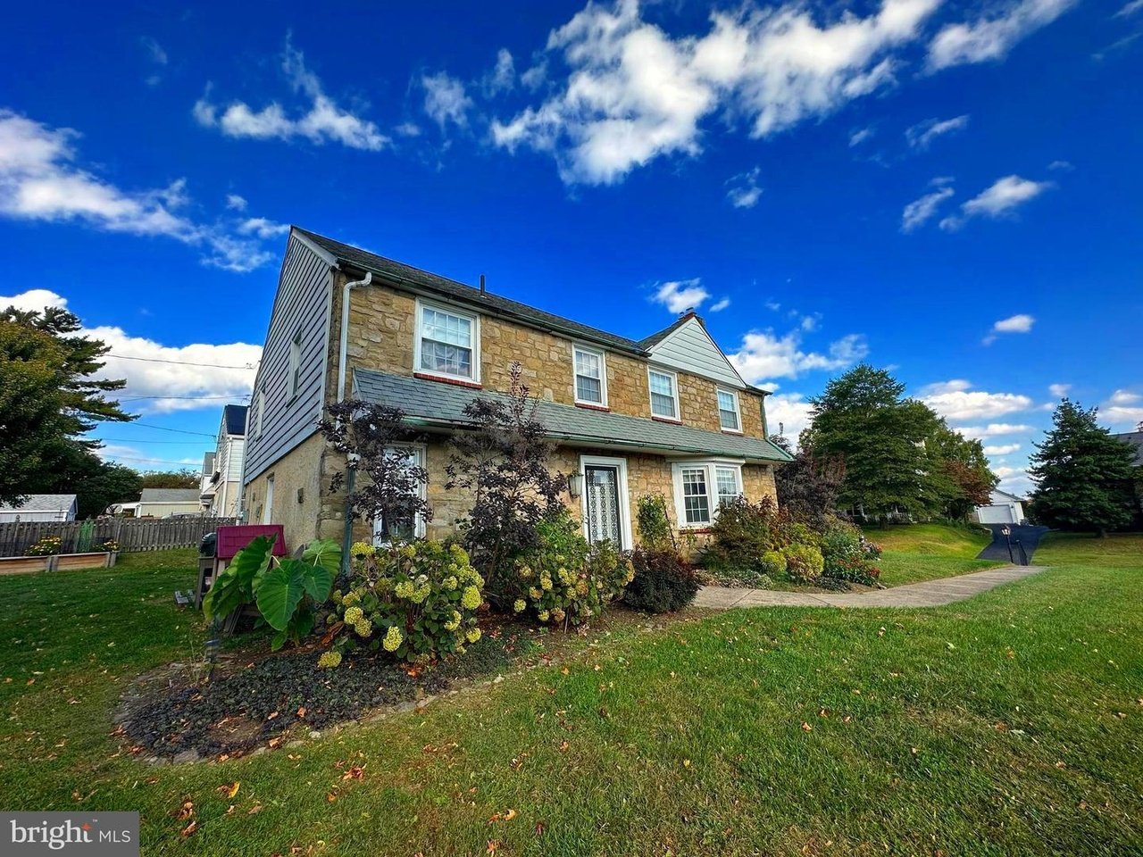 206 Sylvania Ave