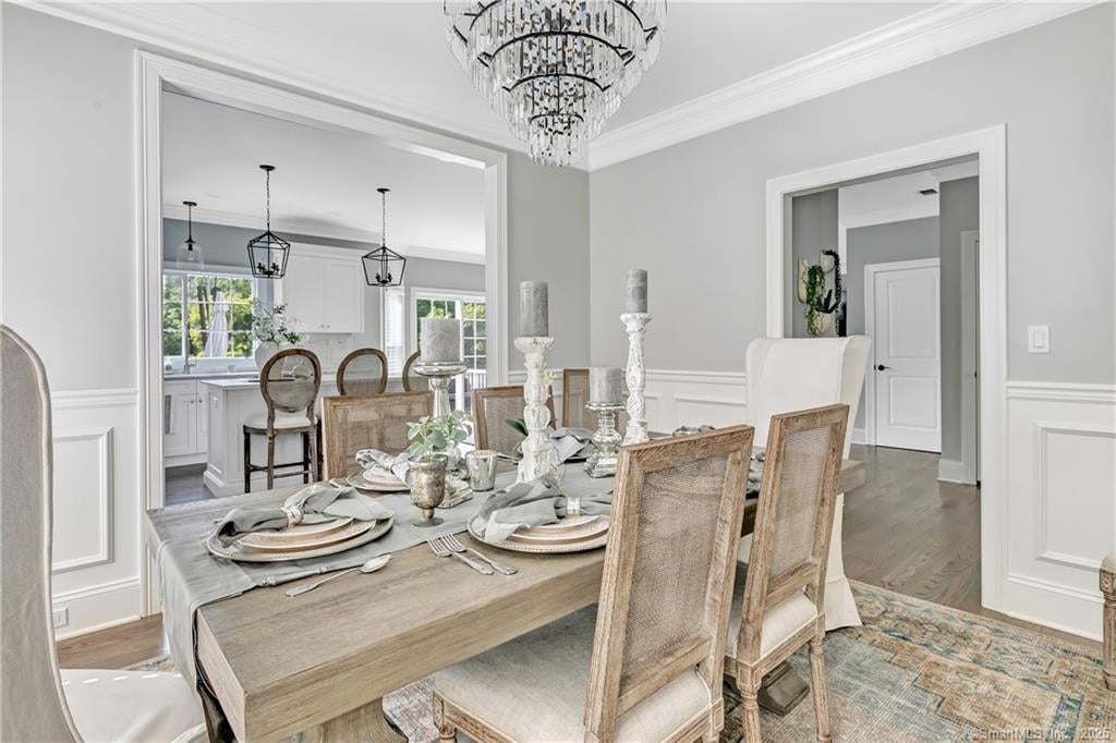 6 Moorefield Farms Rd, Trumbull