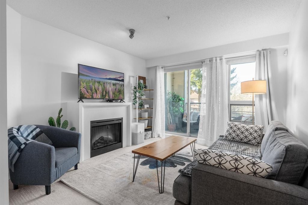 4550 Fraser St, #206