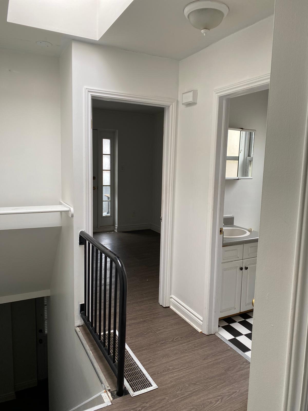 384 Queen Street E