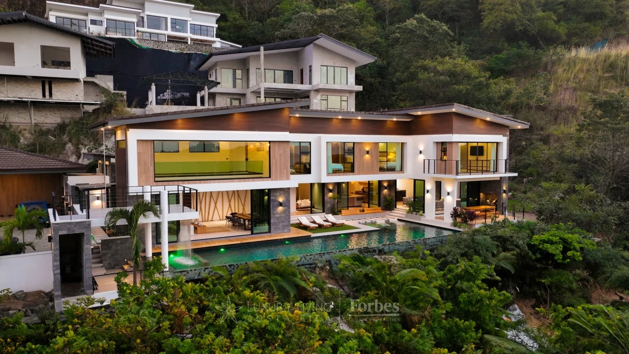 20702 - Contemporary Luxury with Ocean Views in Playa Flamingo