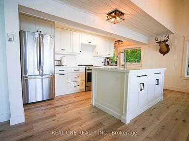 1 Muskoka Estates Rd