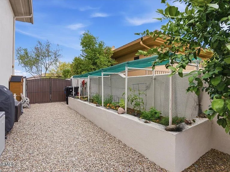 5311 E Gray Wolf Trail