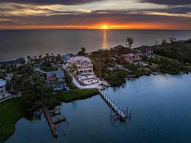 144 N Casey Key Rd