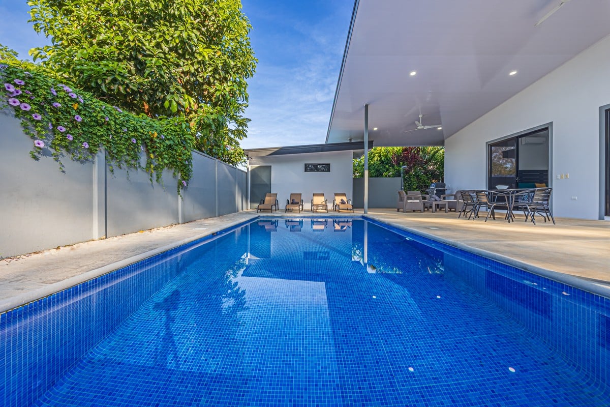 0.12 ACRES – 3 Bedrooms Newly Built Modern Home, With Pool & Privacy, Only 4min to the Beach!!!