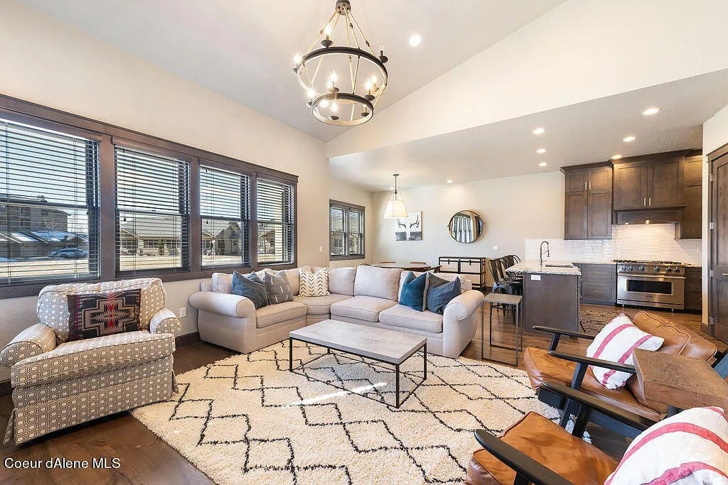 519 Lakeshore Ave UNIT 301