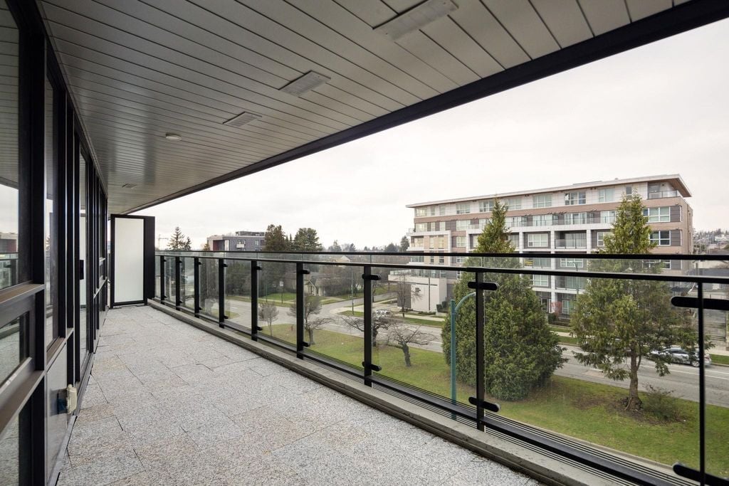 7638 Cambie St, #404