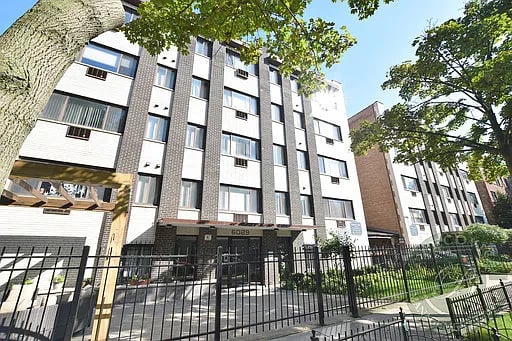 6029 N Winthrop Ave APT 402