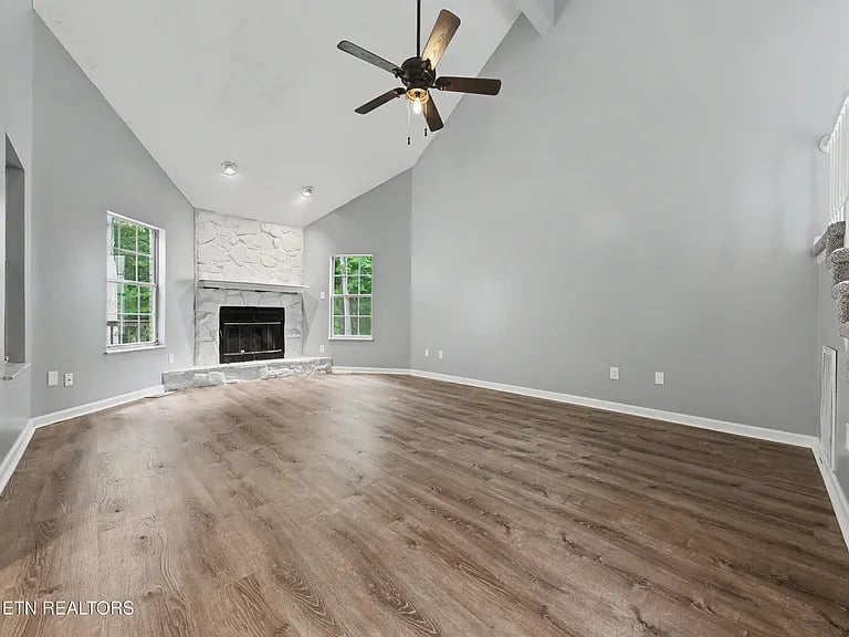 5516 Oakside Drive