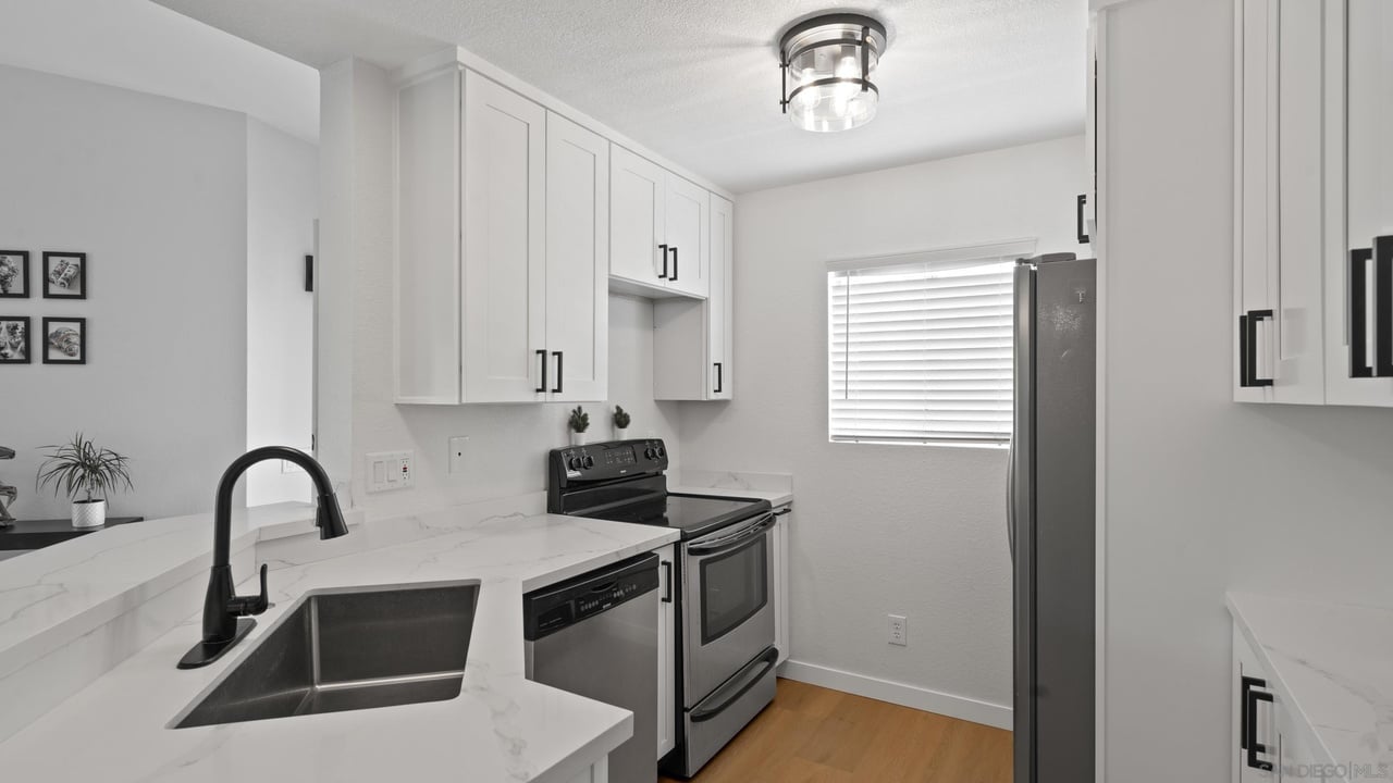 7048 Camino Degrazia #237, San Diego, CA 92111
