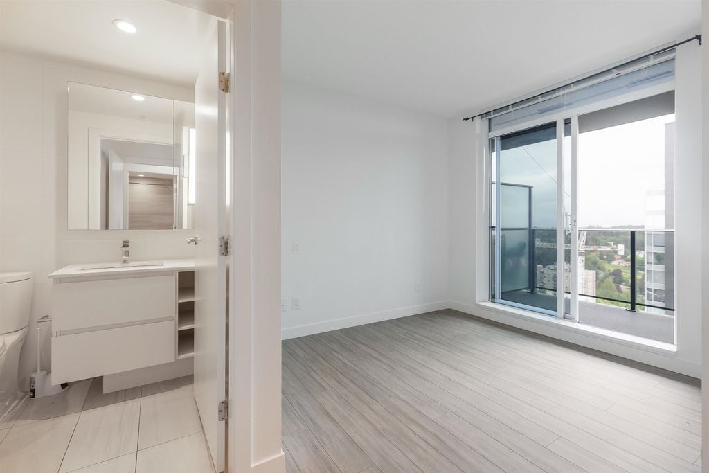13615 Fraser Hwy, #2810