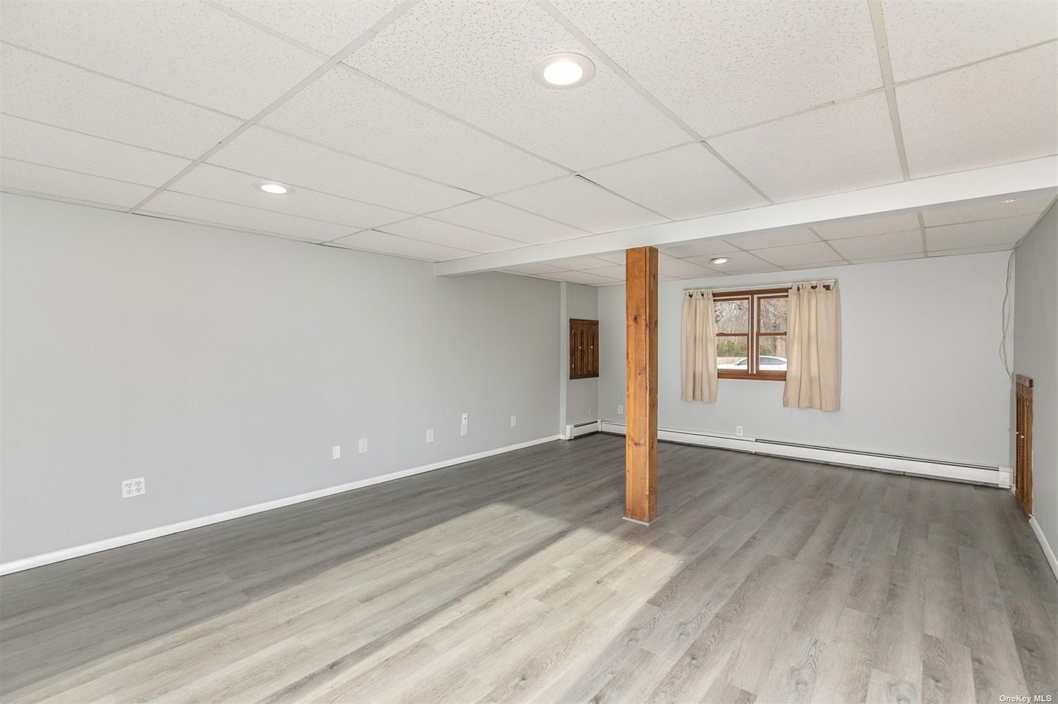 37 Laurel Rd